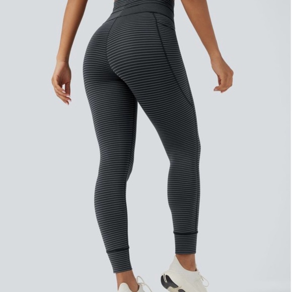 High Waisted Drawstring Striped Yoga Leggings with Pockets - Picture 3 of 4